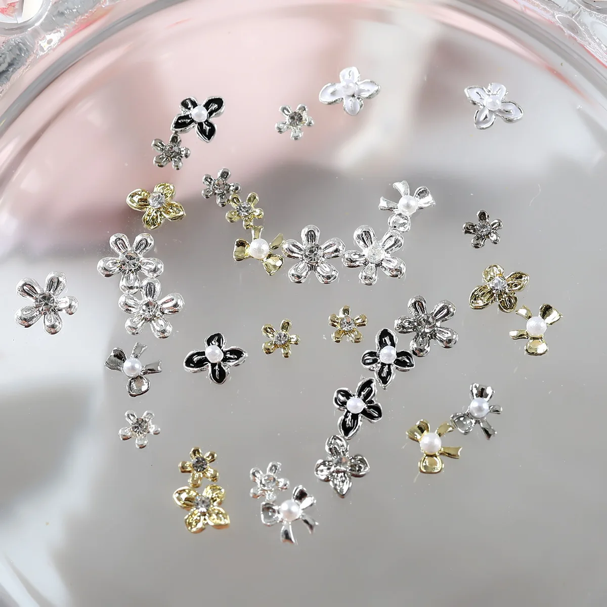 20 STKS Mini 3D Metalen Nail Art Bloemen Bedels Met Strass Parel Kern Voor Nagels Decoratie Ontwerp Manicure Accessoires Benodigdheden