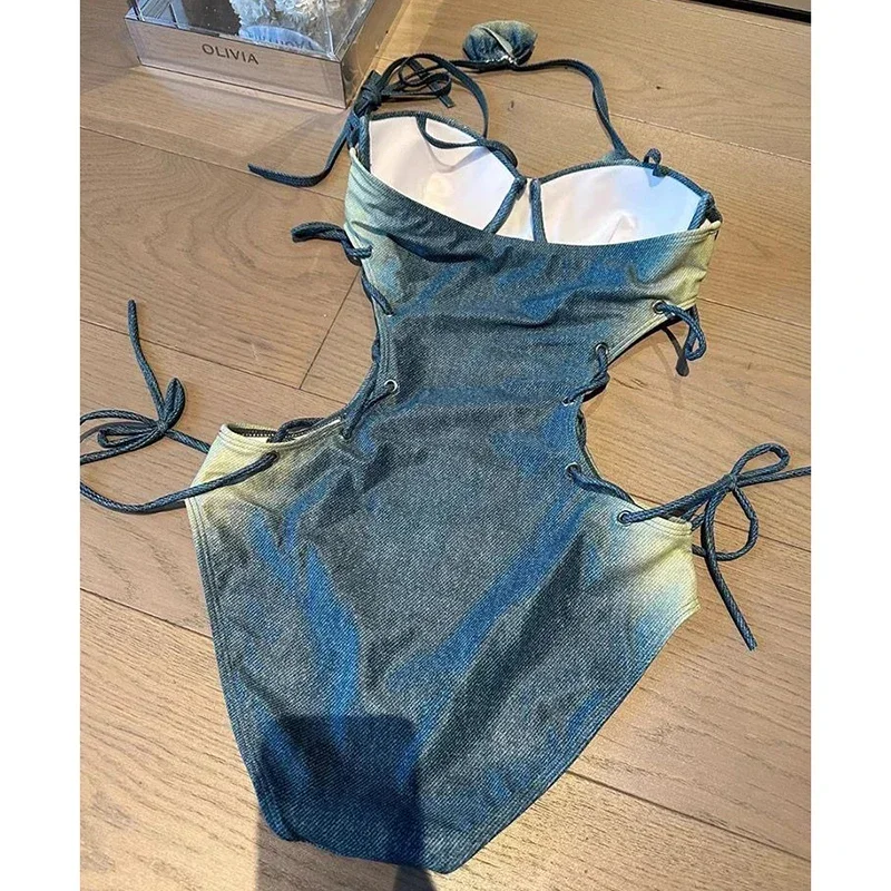 Vintage Denim ชุดว่ายน้ําผู้หญิง Chic Floral Halter Hollow Out Lace Up ชุดว่ายน้ํา One Piece 2025 ใหม่ห้องพักช่วงวันหยุด Spice Girl ชุดว่ายน้ํา