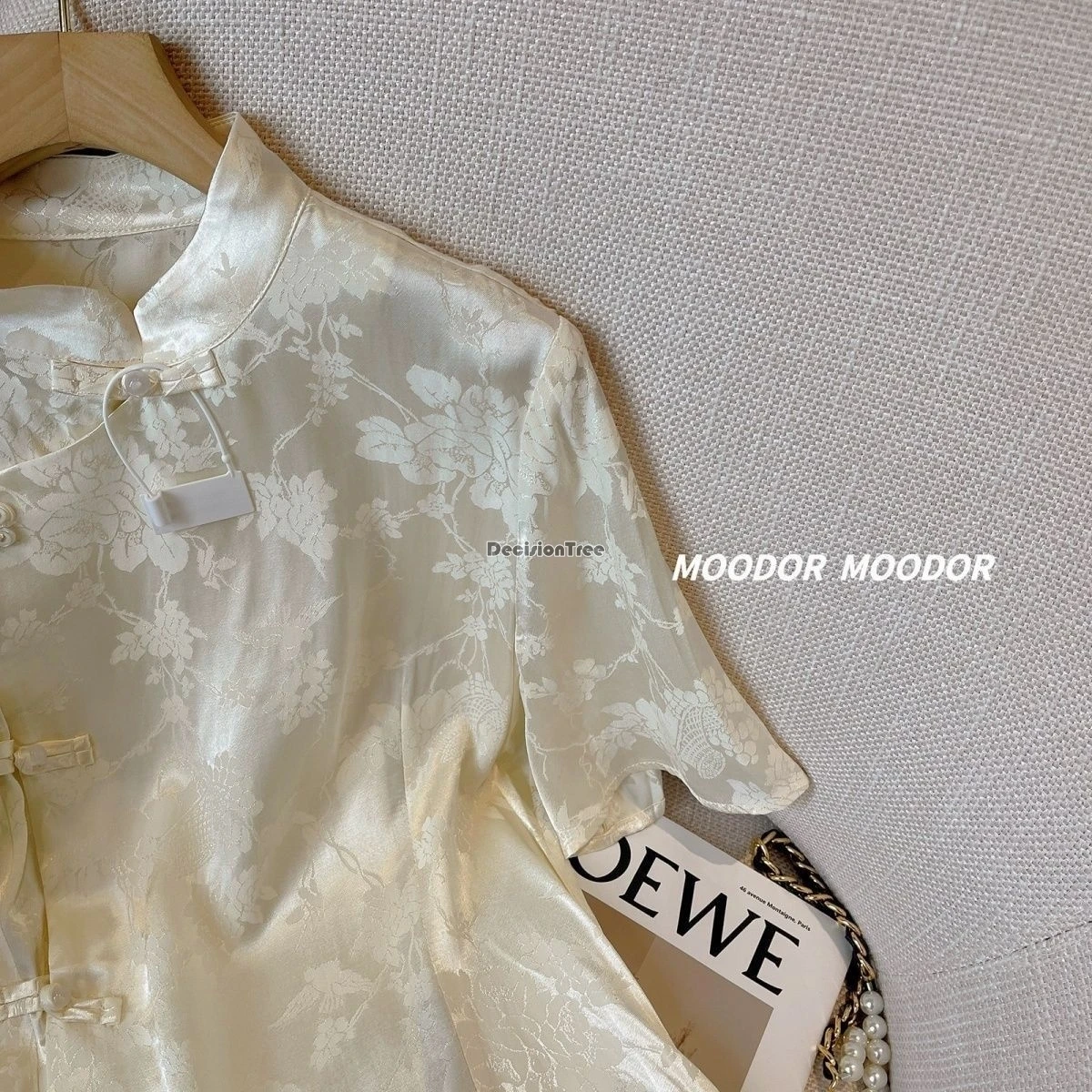 بدلة تانغ سوداء جديدة على الطراز الصيني لعام 2025 قميص نسائي صيفي على الطراز الصيني بتصميم عتيق من الساتان بياقة واقفة وأكمام قصيرة قميص شيونغسام #6