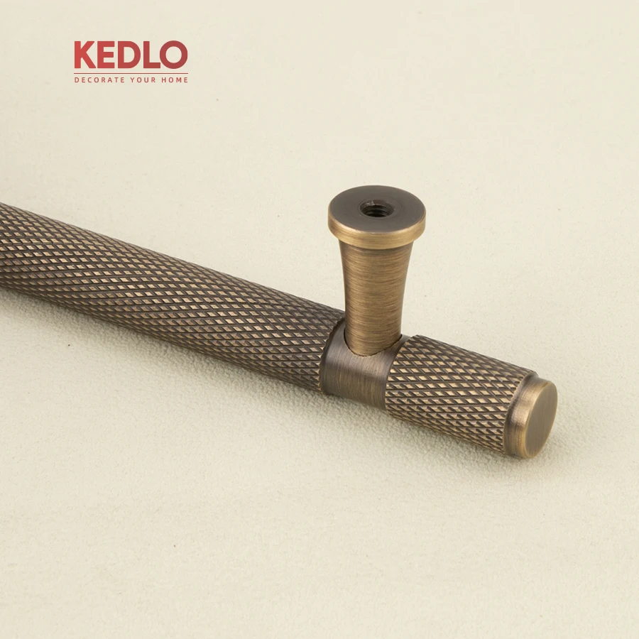 KEDLO Massiver Messinggriff im europäischen Stil, leichter Luxus, gerändelt, Diamant-Optik, Küchenschrankgriff, antikes Messing, 500 mm Griff. – Detail 2