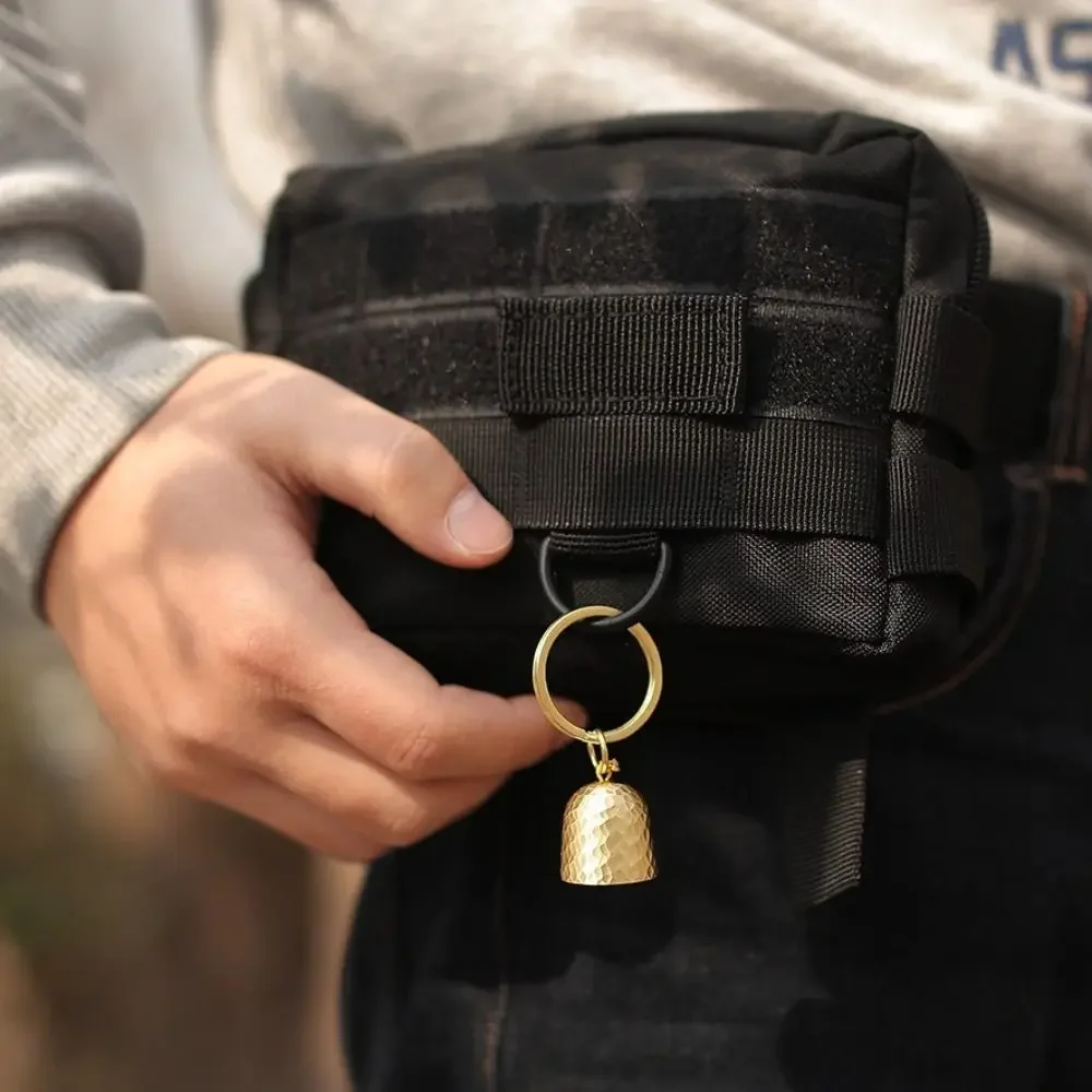 في الهواء الطلق جرس قلادة المفاتيح مجوهرات الإكسسوارات سيارة المفاتيح مطلية بالذهب متلألئ قلادة شخصية الرجعية #1