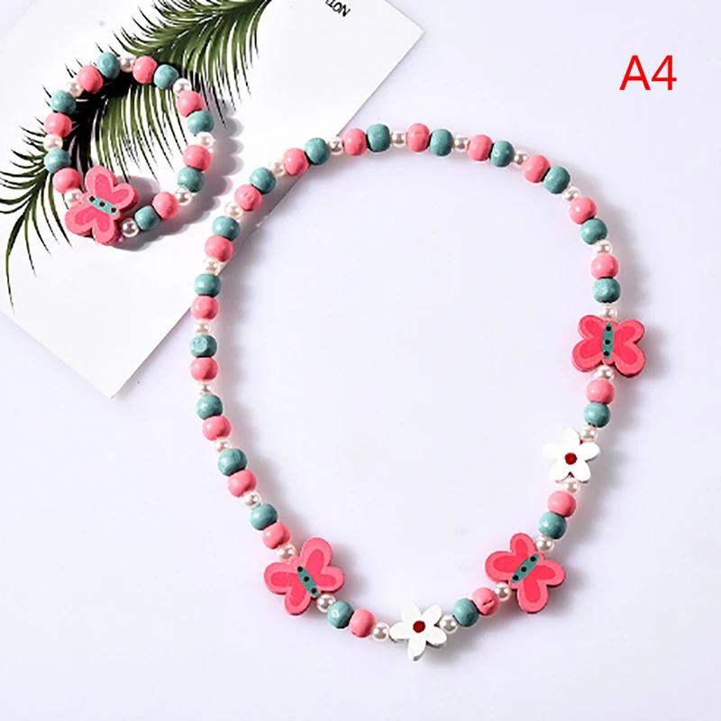 [HS]1Set Wooden beaded cartoon animal necklace girl party supply gift