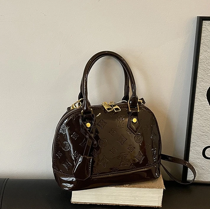 

Women's Winter New High-end Light Luxury Handbag Embossed Letter Patent Leather Fashion Designer Crafted Shoulder Messenger Bag
