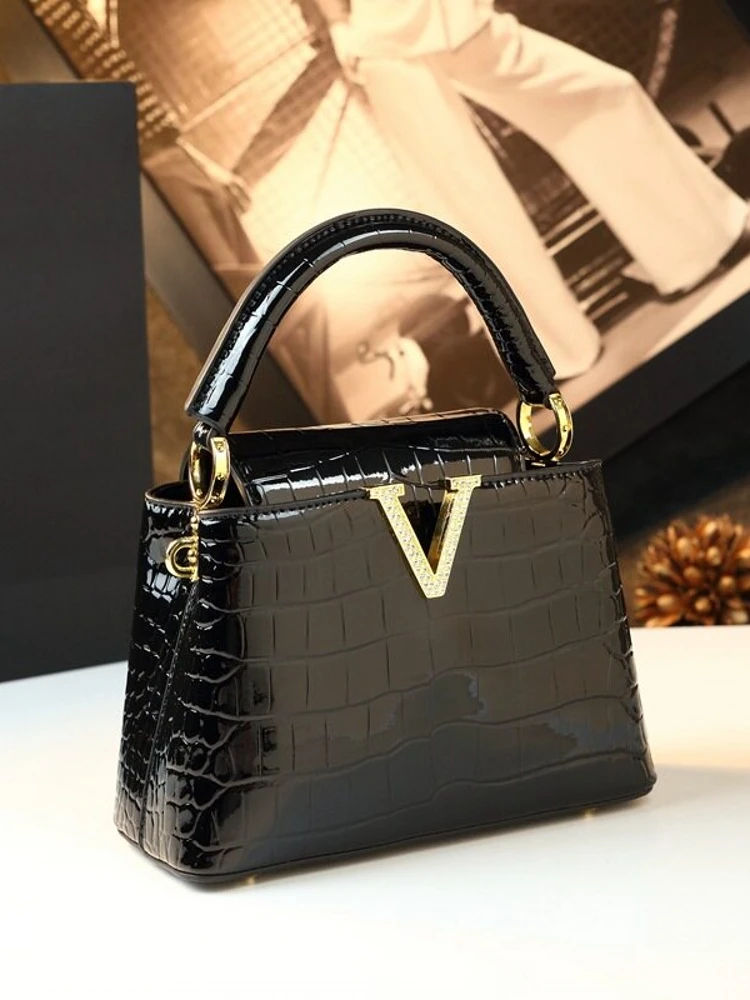 Elegant Crocodile Pattern Small Shoulder Bag Trendy Crossbody Women's Bag Simple Handbag Stylish Business Commuter Bag