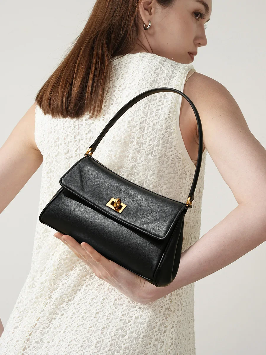 Damska torebka crossbody ze skóry bydlęcej z łańcuszkiem, mała, elegancka torebka dla pracowników biurowych, modny dodatek na jedno ramię.