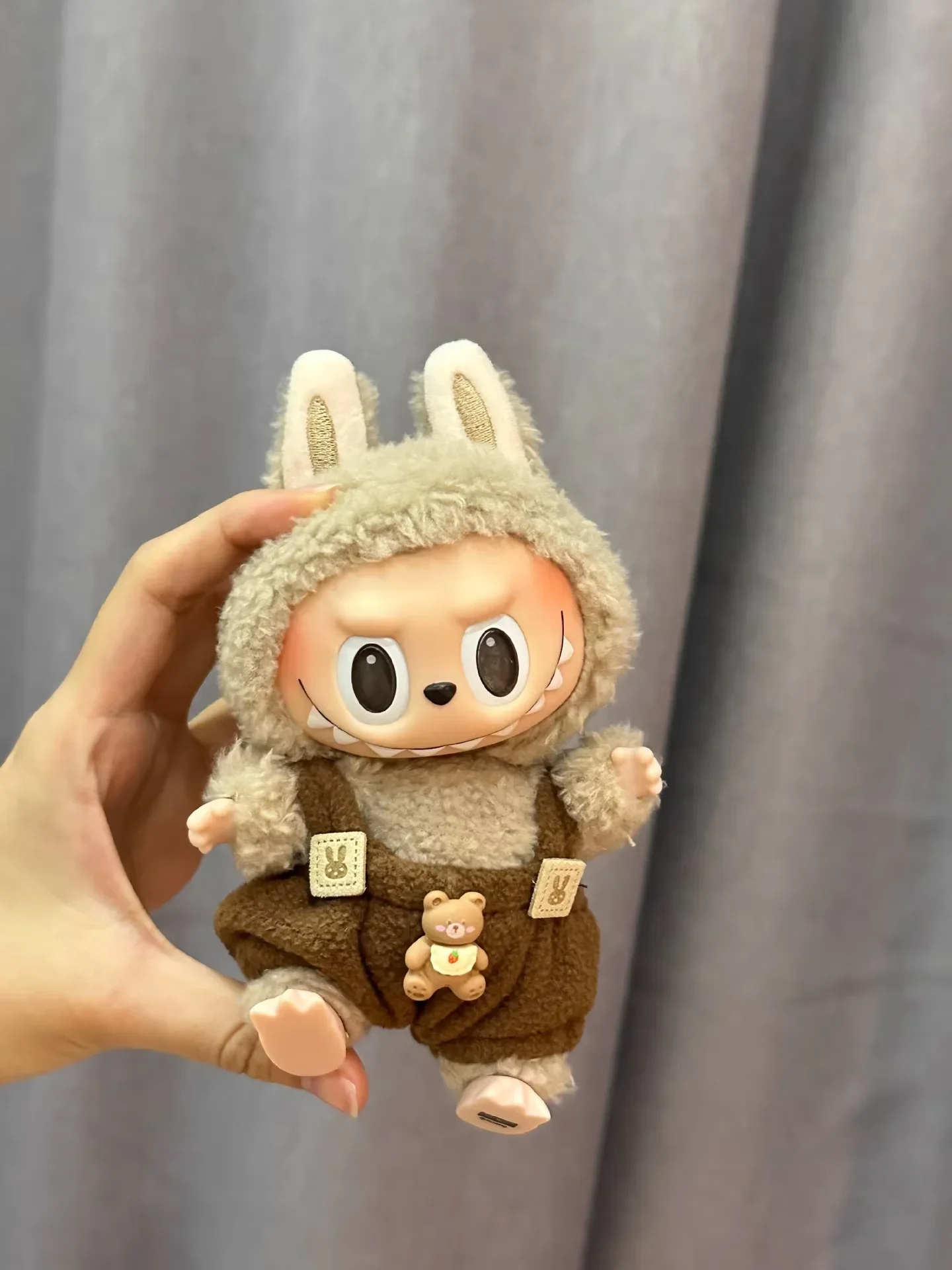 

Мини 17 см Labubu виниловая игрушка кулон слепая коробка носимый аксессуар для куклы для плюшевых девочек Коллекционная фигурка