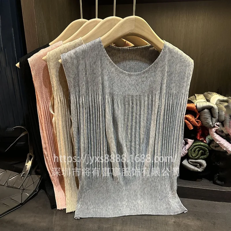 

Miyake Pleated T-shirt Premium Sense 2026 Sleeveless Undershirt Female Summer New Solid Simple Versatile Pleated Round Neck Tops