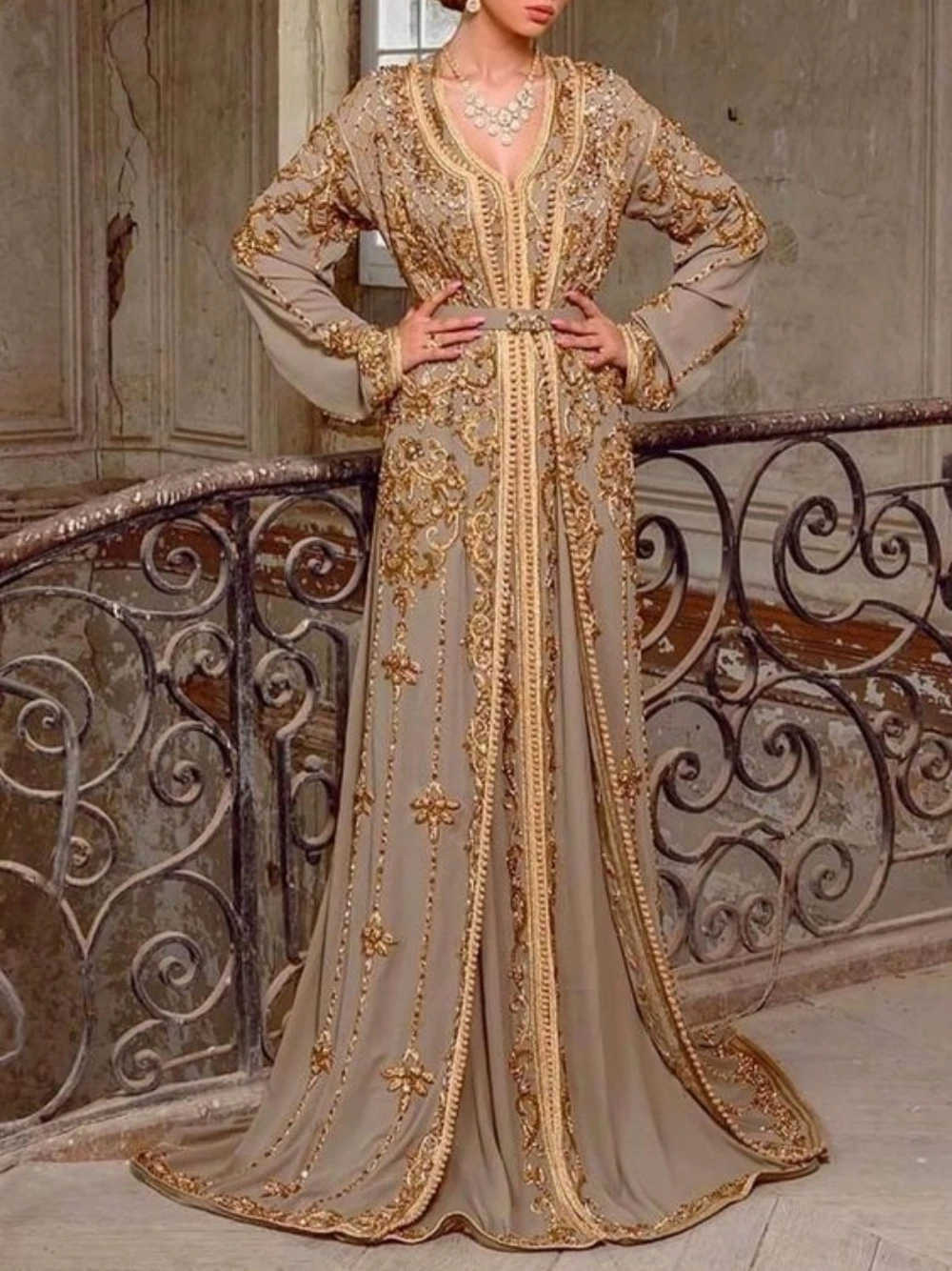 Fashion Exquisite V-neck Evening Dresses Long Sleeve Bridal Dress Kaftan Beading Appliques Customized Gown Robe De Mariée