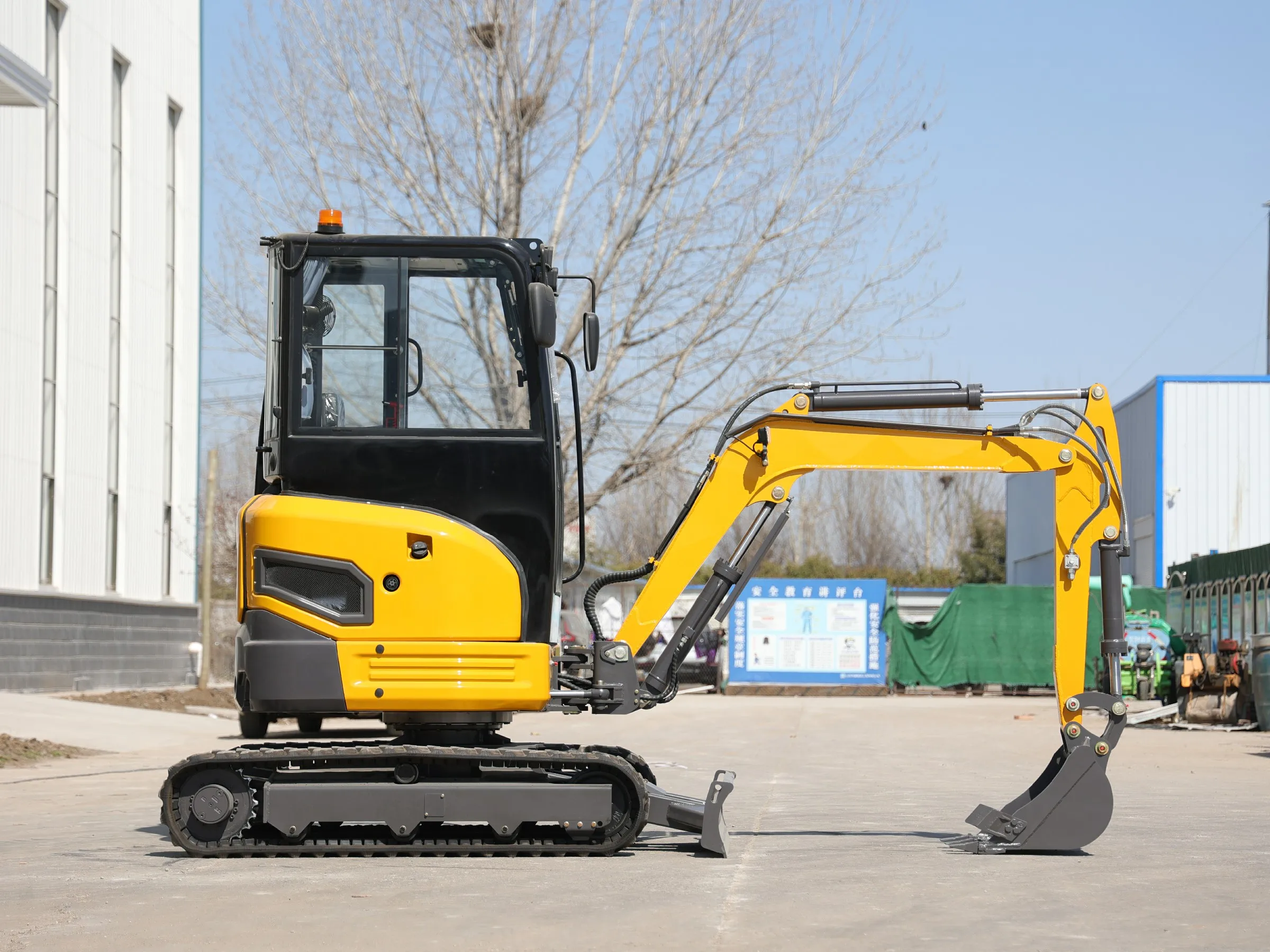 Minibagger 2,5 Tonnen 3 Tonnen Anpassen des Fabrikpreises Minibagger Kostenloser Versand Yanmar Kubota Motorbagger Raupenbagger