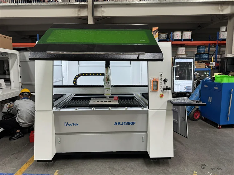 High Precision Fiber Laser Cutting Machine Space Saving 1390 Customize Working Area Small Business Laser Cutter Equipment