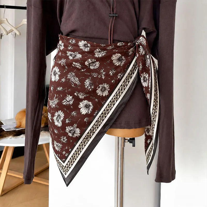 Printed Bandana Vintage Elegant Lightweight Silk Blend Multifunctional Layered Scarf Neck Tie Hair Wrap for Women Daily Outfit