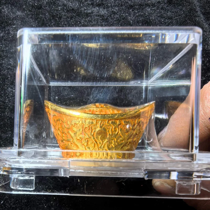 Gilt ancient coins, Qing Dynasty graded ingots, gold bars, decorative items, real objects for collection, photographed in a