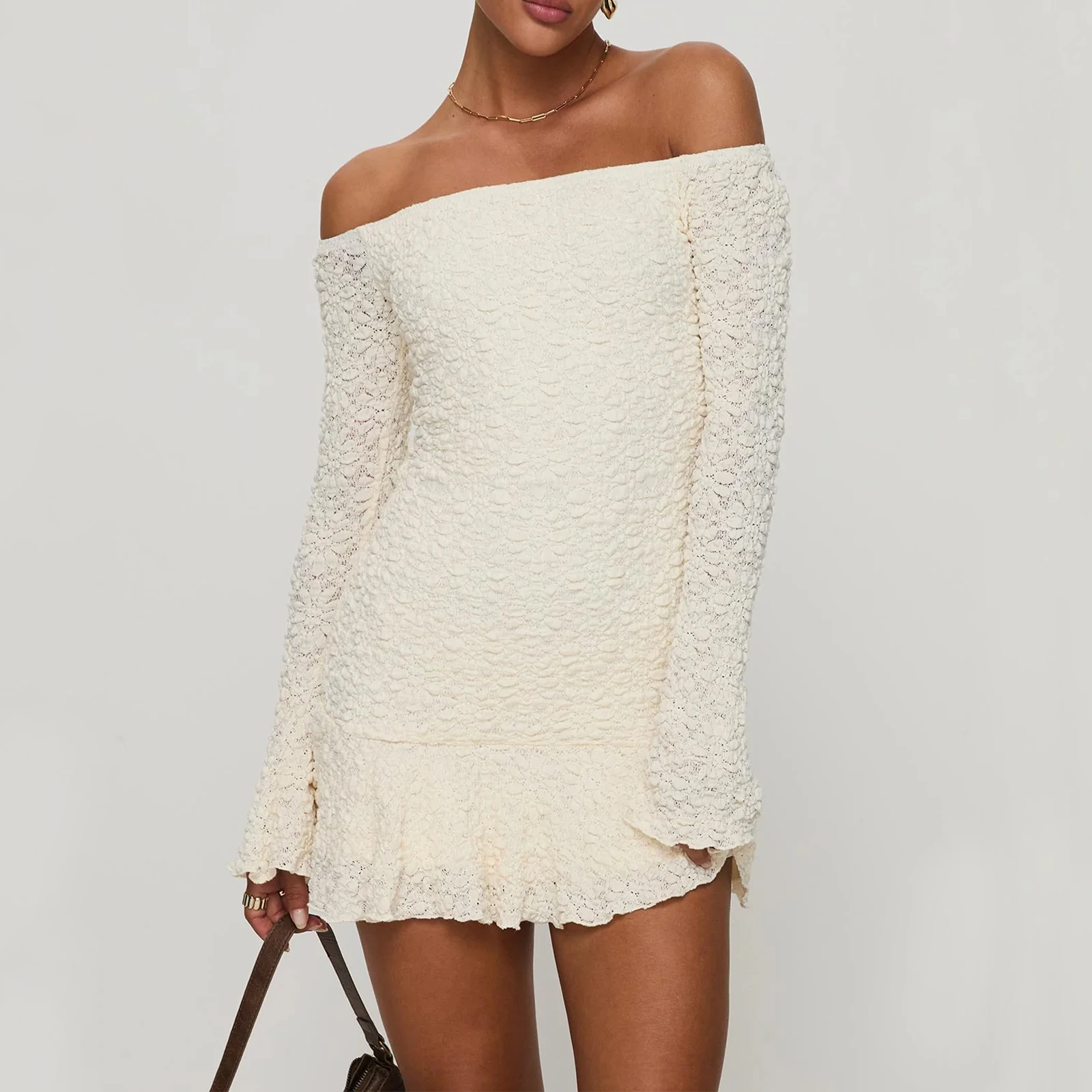 فستان نسائي بدون أكتاف سادة مطوي وحاشية مكشكشة وأصفاد واسعة ورقبة قارب وأكمام طويلة فستان قصير بقصة ضيقة لربيع وصيف