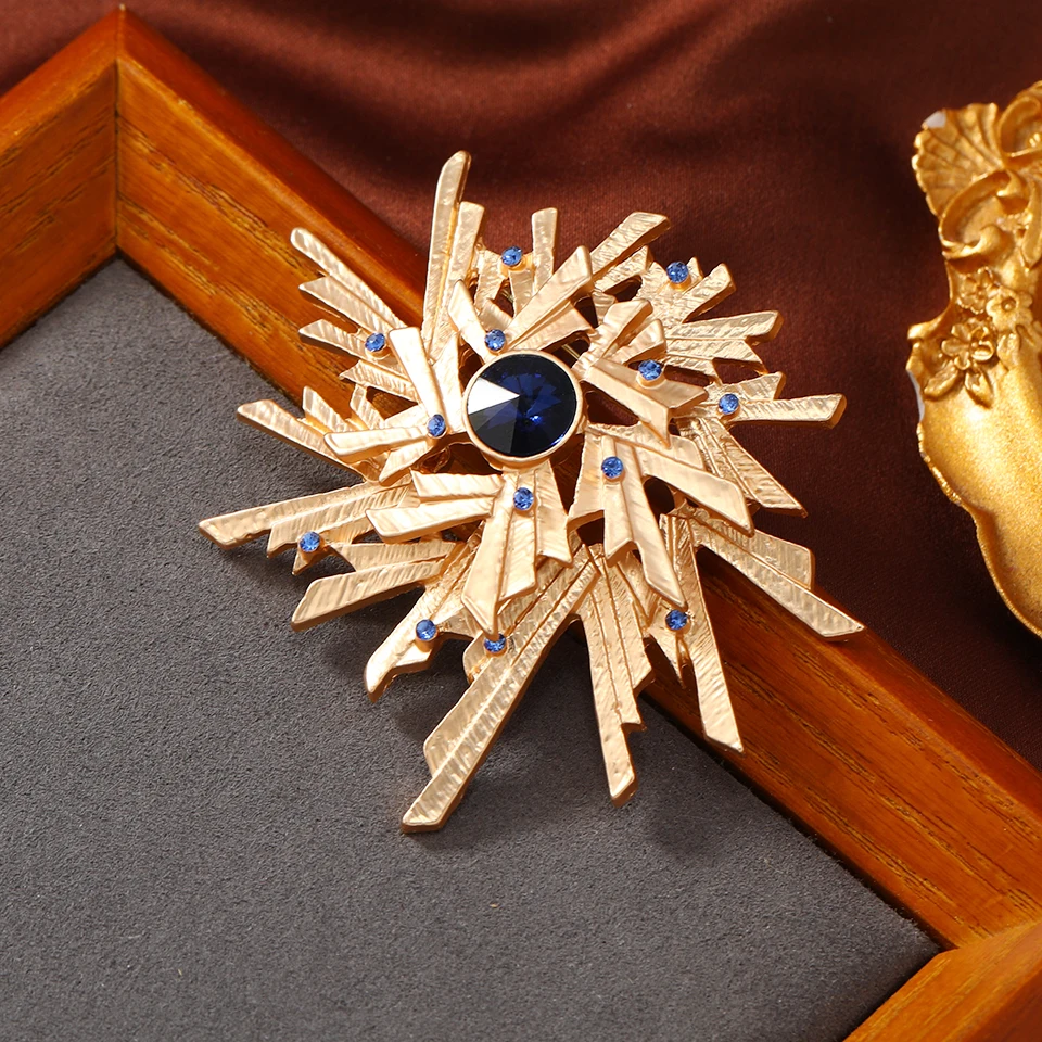 Vintage Abstract Starburst Brooch for Women Golden Metal Rhinestone Firework Lapel Pin Fashion Jewelry for Scarf Coat Suit