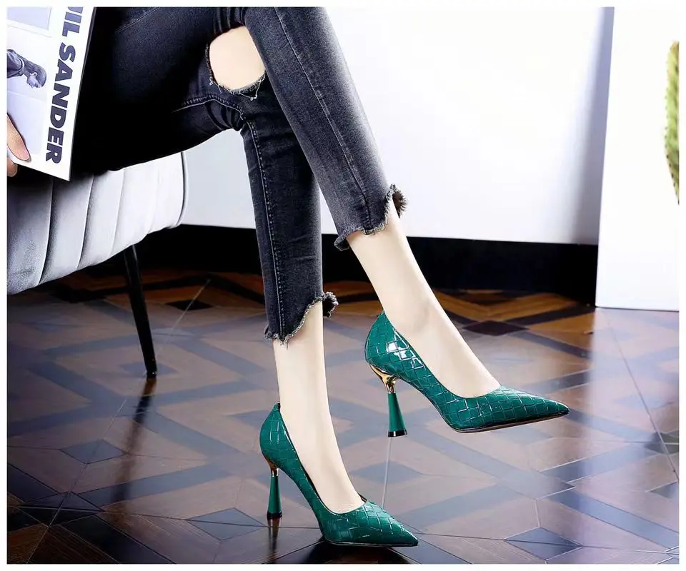 Plaid Classic Casual High Heels New Pattern Embossed Fashion Oversize Shoes In Autumn and Winter 2023 Pumps Women Shoes