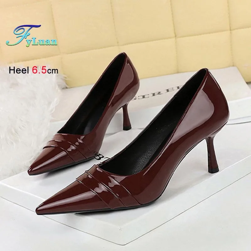 

Женские туфли-лодочки из лакированной кожи с острым носком, на низком каблуке, сексуальные, весенние, для торжественных мероприятий