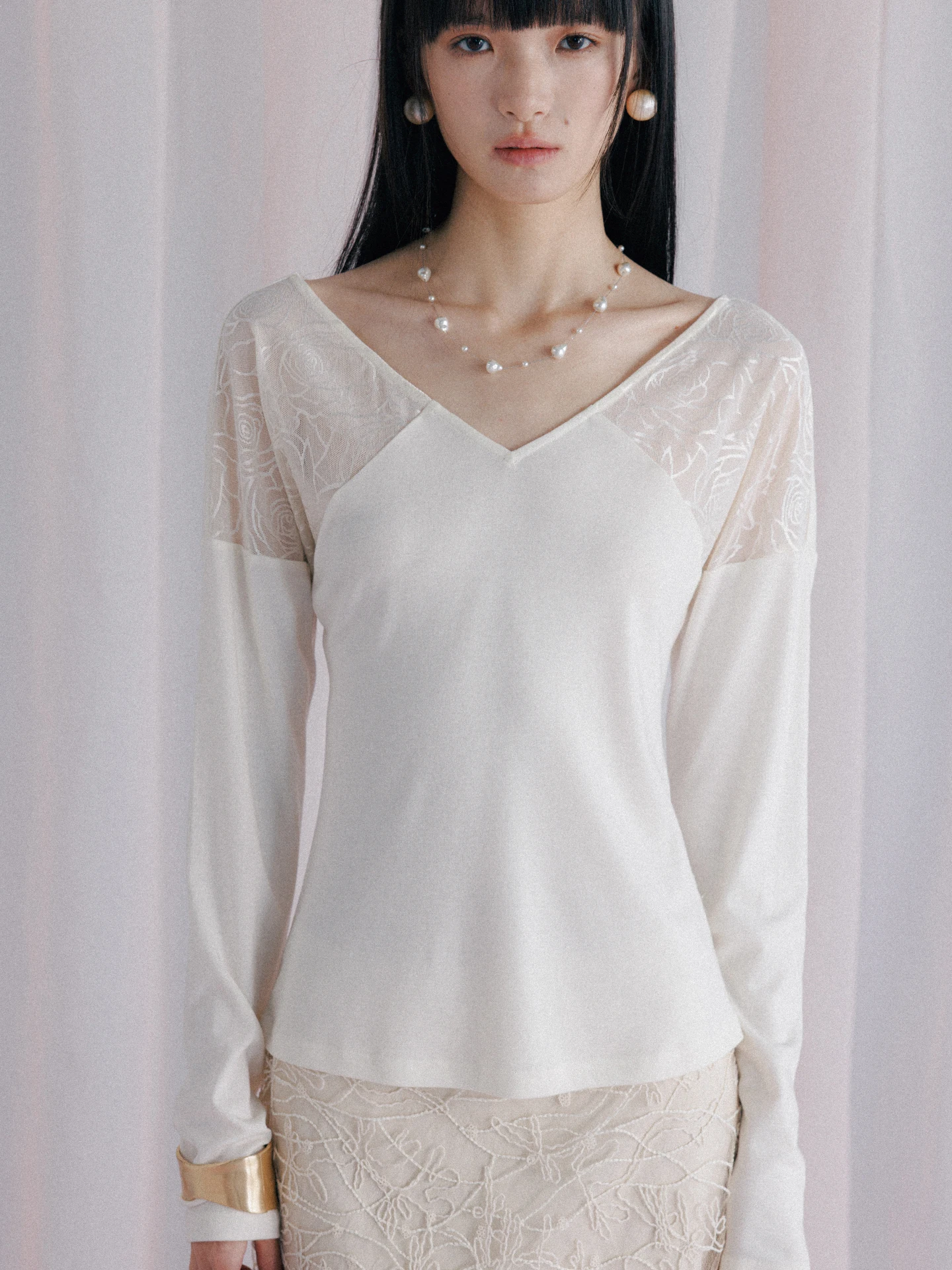 

Elegant Style Knitted Lace Base Layer Woolen Top Soft V-Neck Long Sleeve Rose Eye Original Design Sensation Ruffle Sleeve Wom...