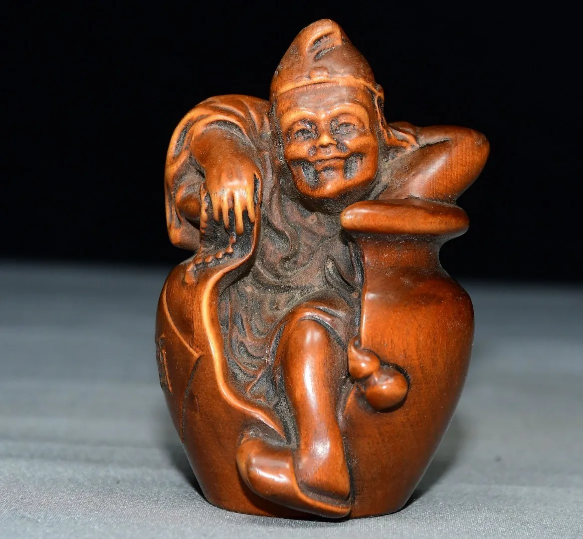 Exquisite Small Leaf boxwood Jigong ornament ;