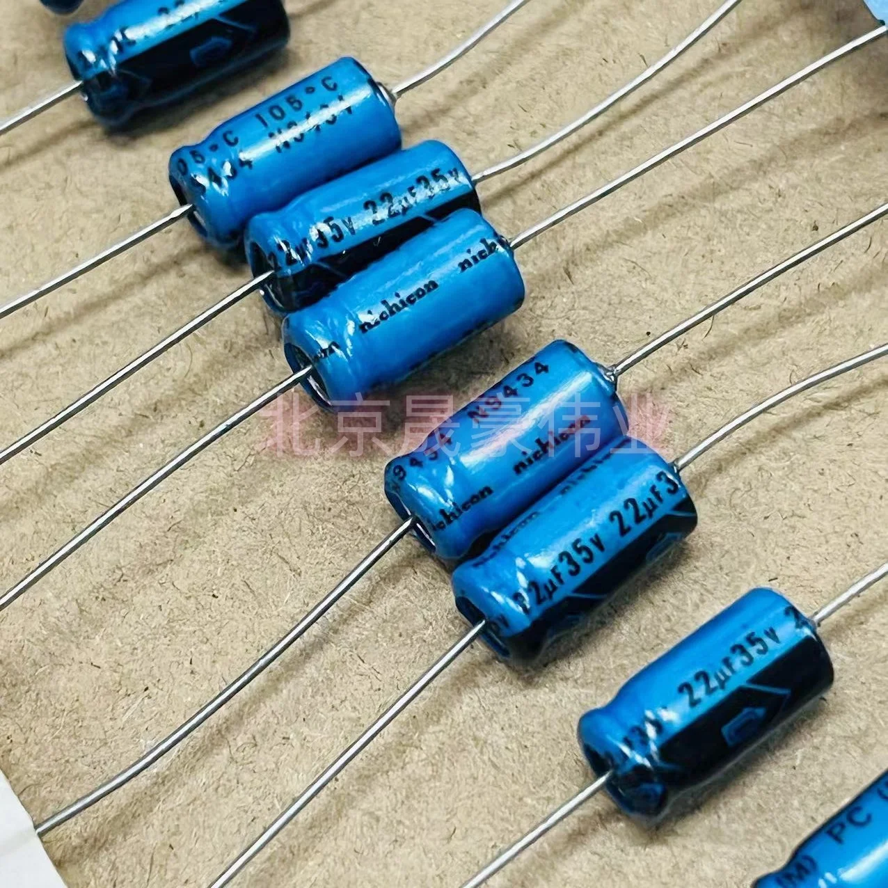 Capacitor Axial Nikon, Série PC, 22UF, 35V, Volume 6x12mm, 10 Unidades