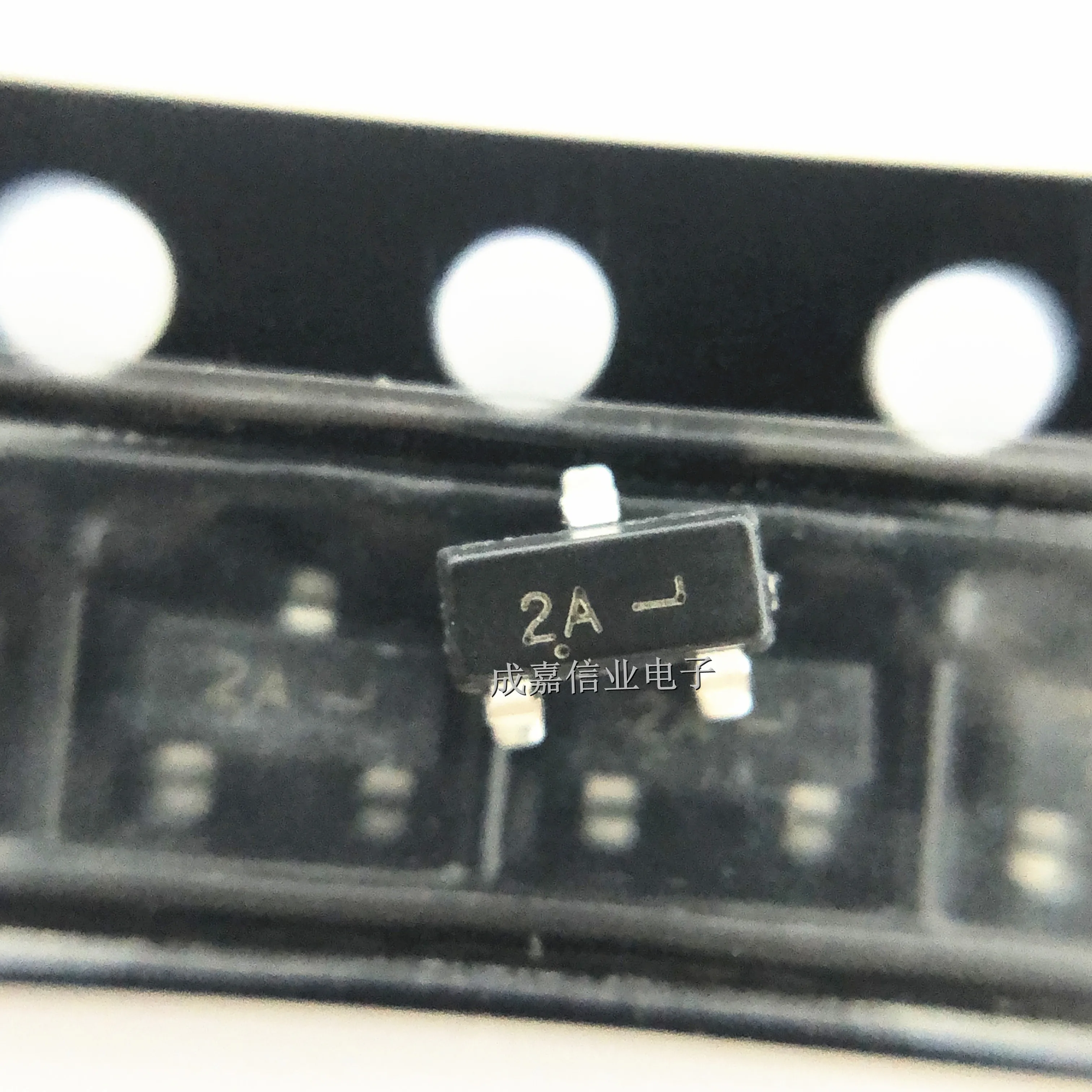 100pcs/Lot MMBT3906LT1G SOT-23-3 MARKING;2A Bipolar Transistors - BJT 200mA 40V PNP Operating Temperature:- 55 C-+ 150 C