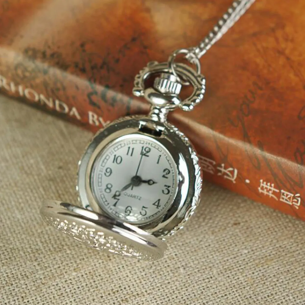 1Pcs Hollow Retro Style Pocket Watch Silver Quartz Chain Watch Decorative Vintage Gift Accessories for Parties