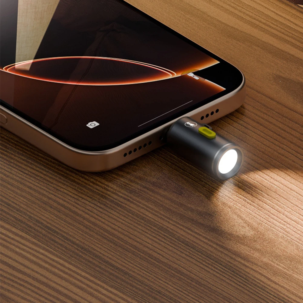 Llavero LED para exteriores, linterna tipo C alimentada por alto brillo, luces de bolsillo portátiles para acampar, senderismo, emergencias