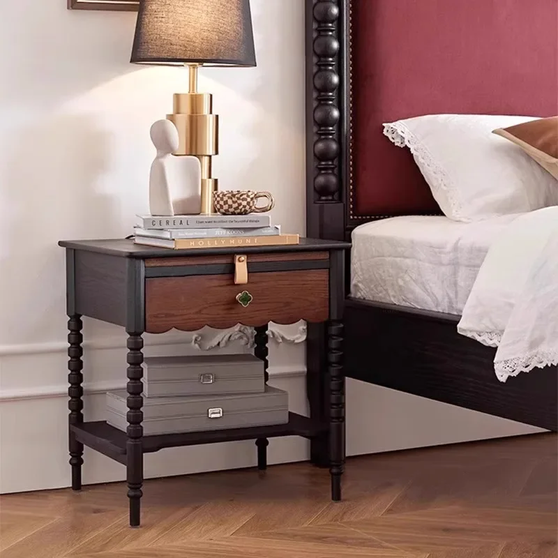 Прикроватная тумбочка из цельного дерева во французском стиле ретро, угловой диван в американском стиле в гостиной, роскошная прикроватная тумбочка из красного дуба светлая