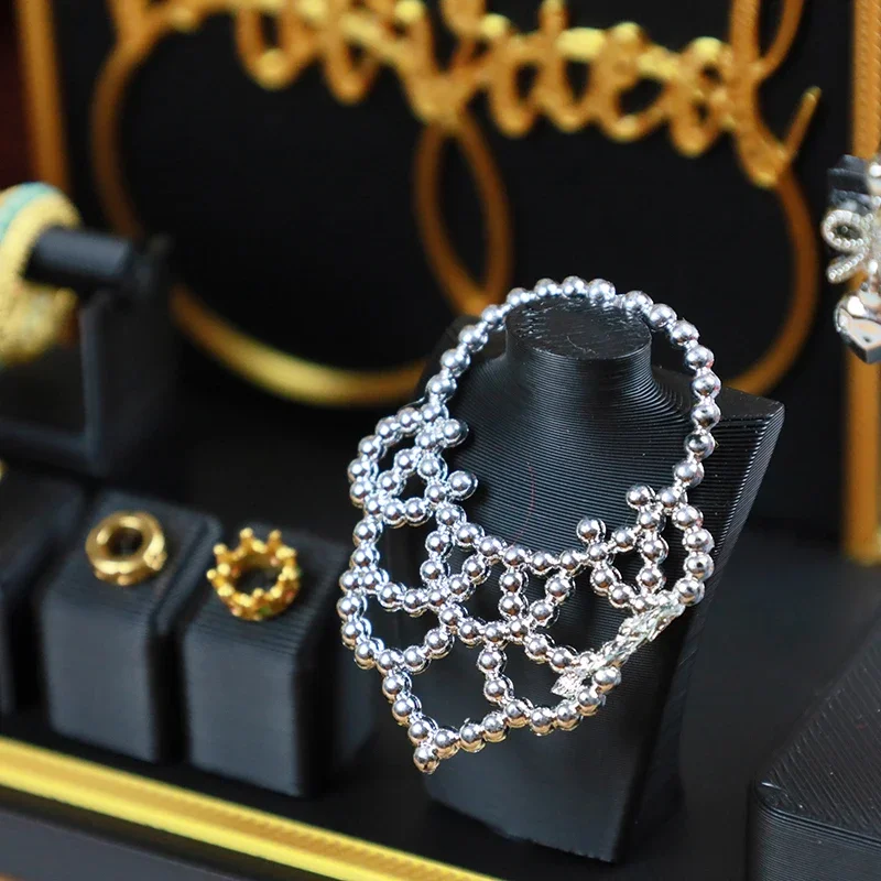 Caja para presentación de joyería de estilo occidental en miniatura para casa de muñecas, collar de simulación, modelo de juguete, Mini decoración, accesorios para casa de muñecas, 1/12