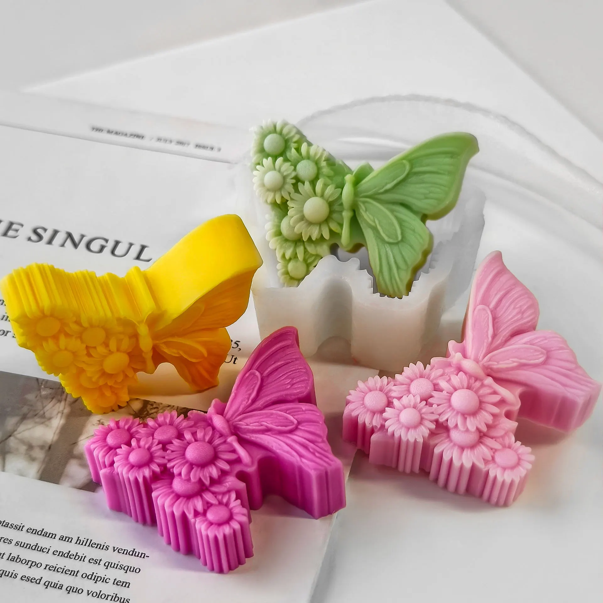 Butterfly & Daisy Handmade Aroma Candle Plaster Mould