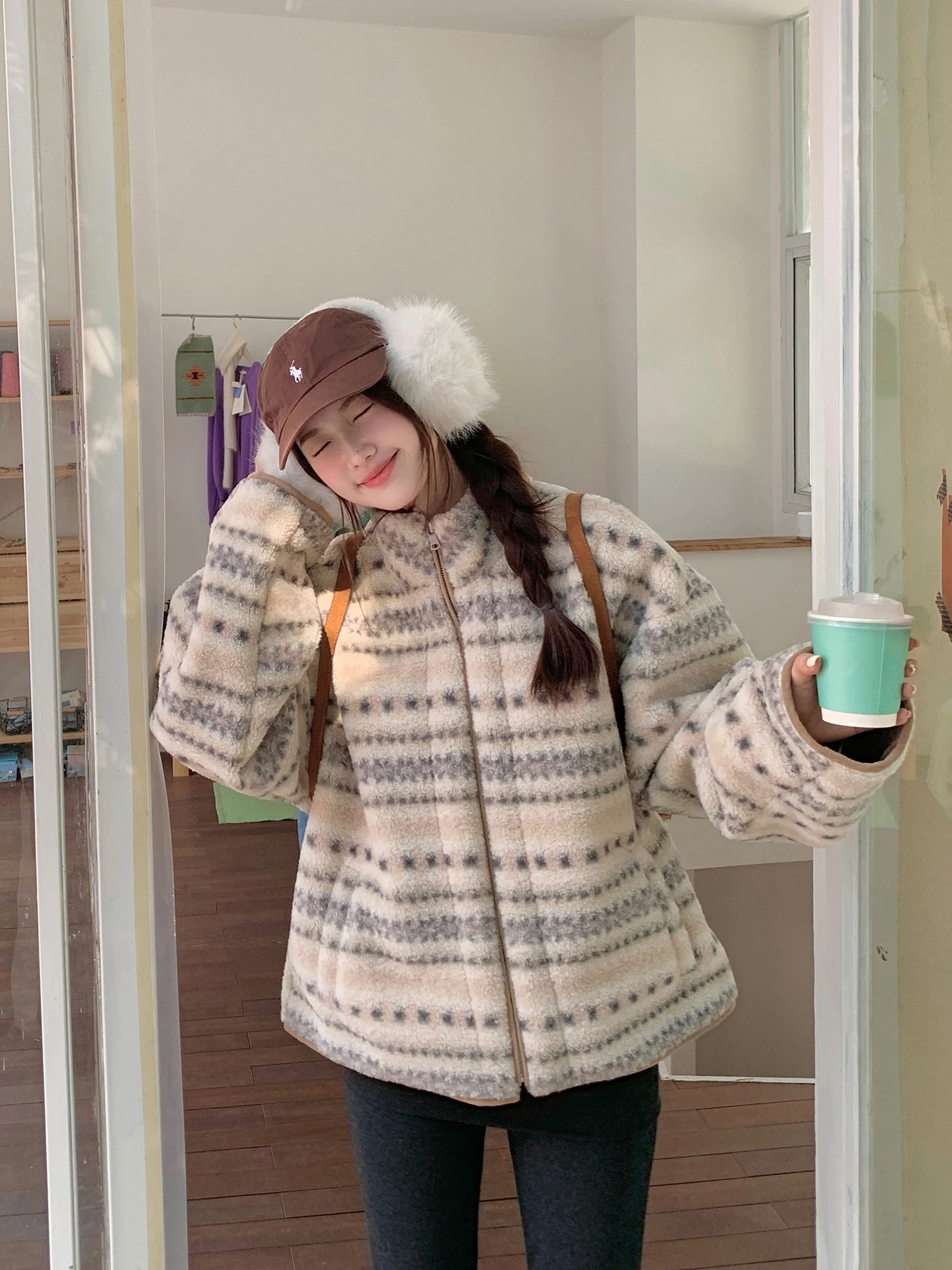 Casaco Feminino de Couro Sintético Estilo Retrô Nórdico com Gola Alta, Quente, em Fibra de Poliéster, Comprimento Longo, com Zíper