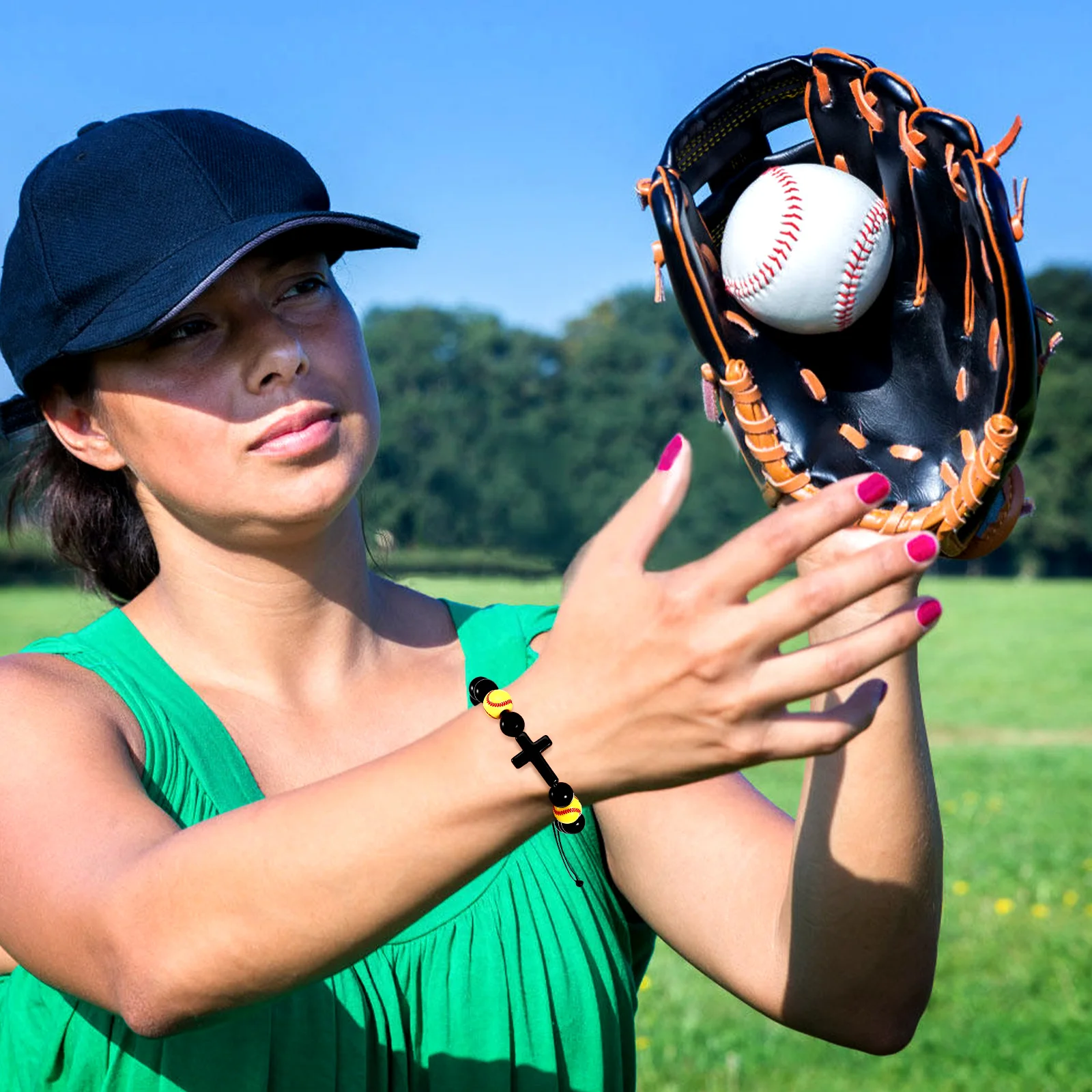 

12pcs Softball Bracelets Beaded Adjustable Ball Charm Wrist Jewelry for Sports Lovers Men Boys Black Slap Party Favors