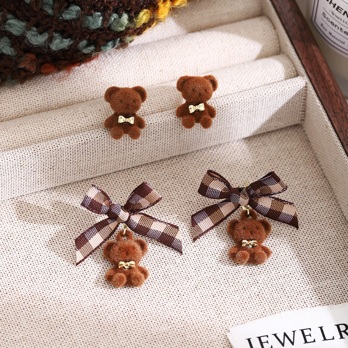 Pendientes de oso de peluche con lazo a cuadros Para Mujer, Aretes Para Mujer, Piercing, Boucle D'oreilles Acier Inoxydable, joyería, regalos de fiesta