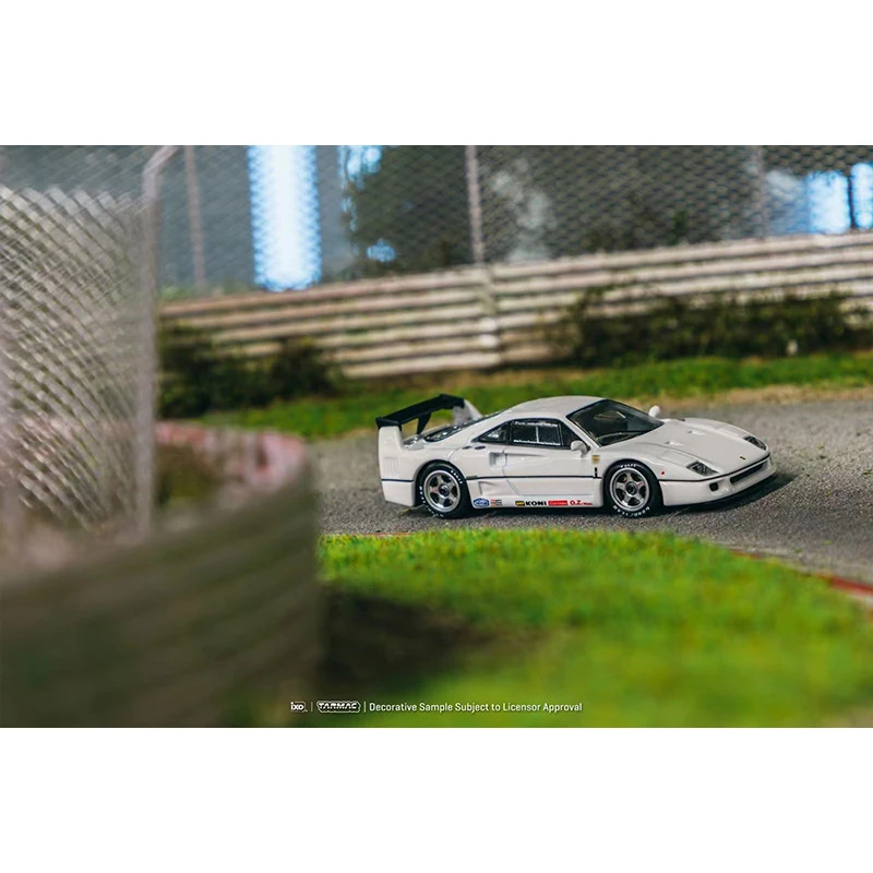 TW In Stock 1:64 F40 Lightweight White Diecast Diorama Car Model Collection Miniature Toys Tarmac Works