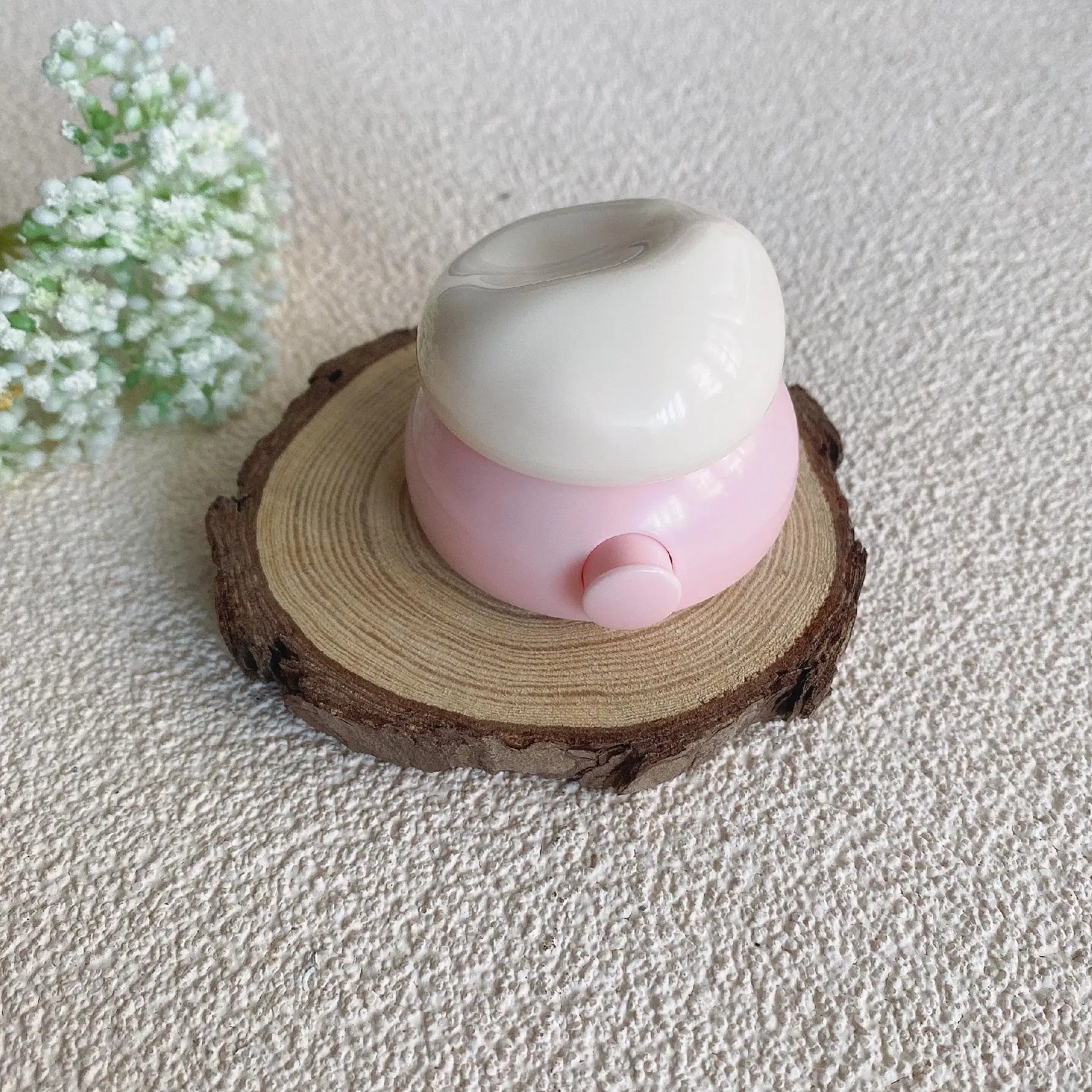 可愛い形の3.5gピンクの丸いリップフィルムバームボトル、ブラシ付きリップグロスケース、サンプル包装プラスチック製空リップマスクジャー