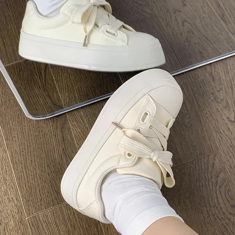 Thick soled white shoes for women 2025 new women's shoes niche casual board shoes versatile student canvas shoes ins trend