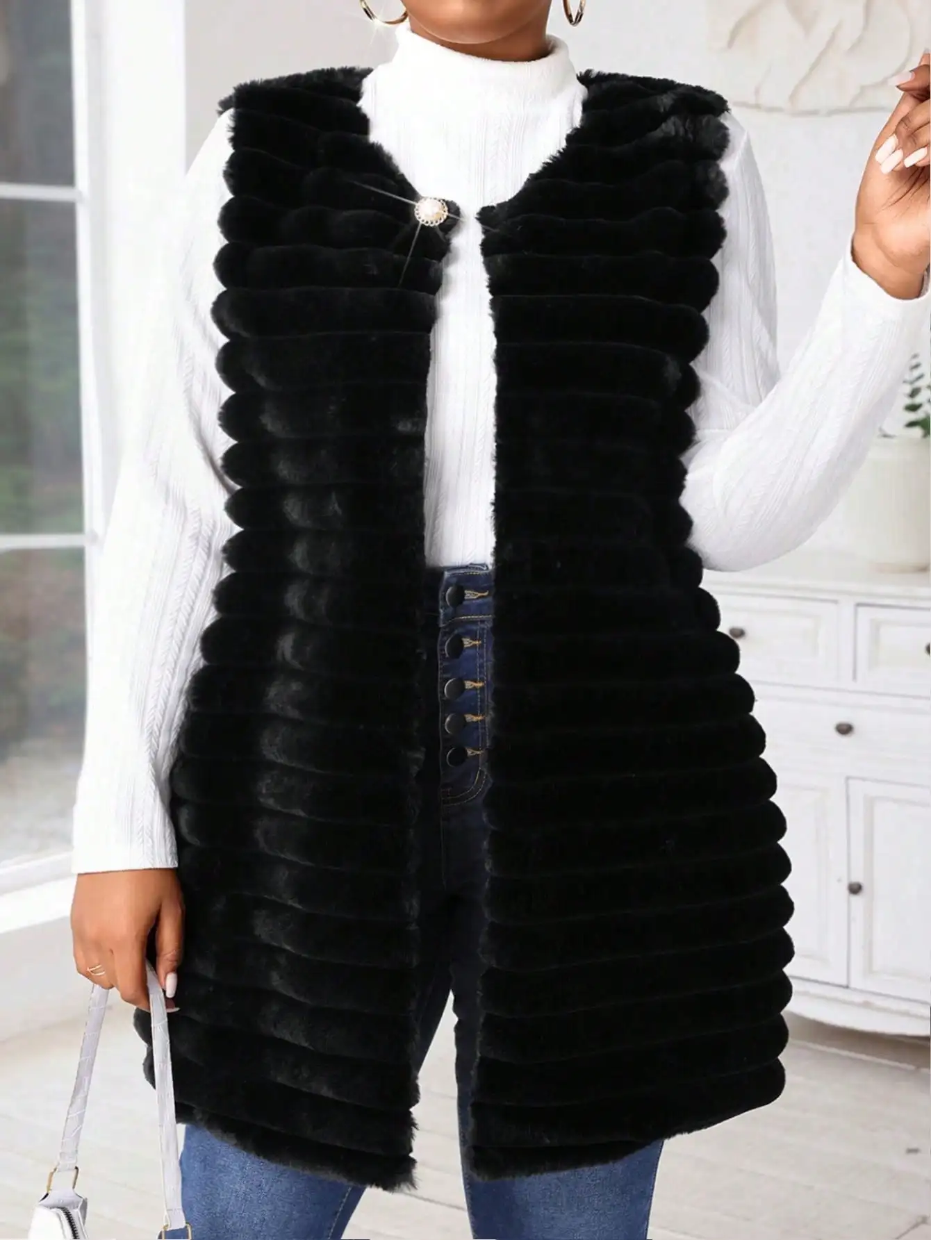 

Женский жилет из искусственного меха черного цвета, теплая зимняя безрукавка больших размеров с пуговицами