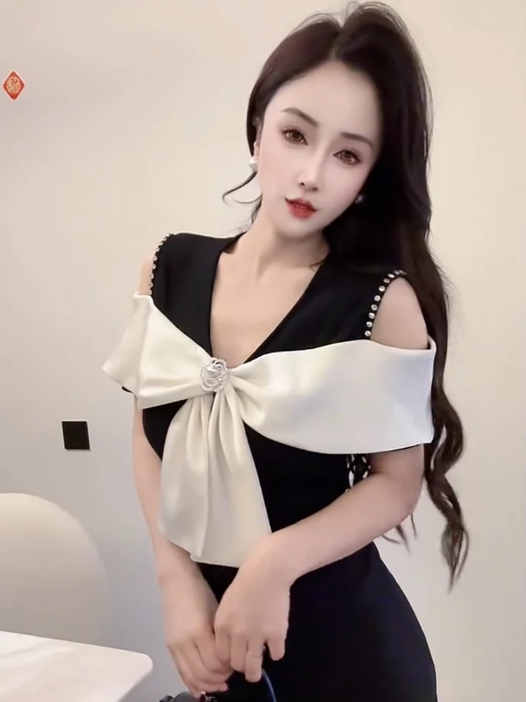 

Diamond Embellied V-Ne ort Sve T-irt Women's Faion Slimming Pure Desire Versatile Summer New Arrival Top
