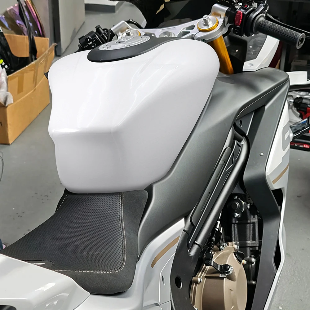 750SR 2025 オートバイ外装燃料キャップカバー CF - Motorcycle Gear Protection のレビューと価格