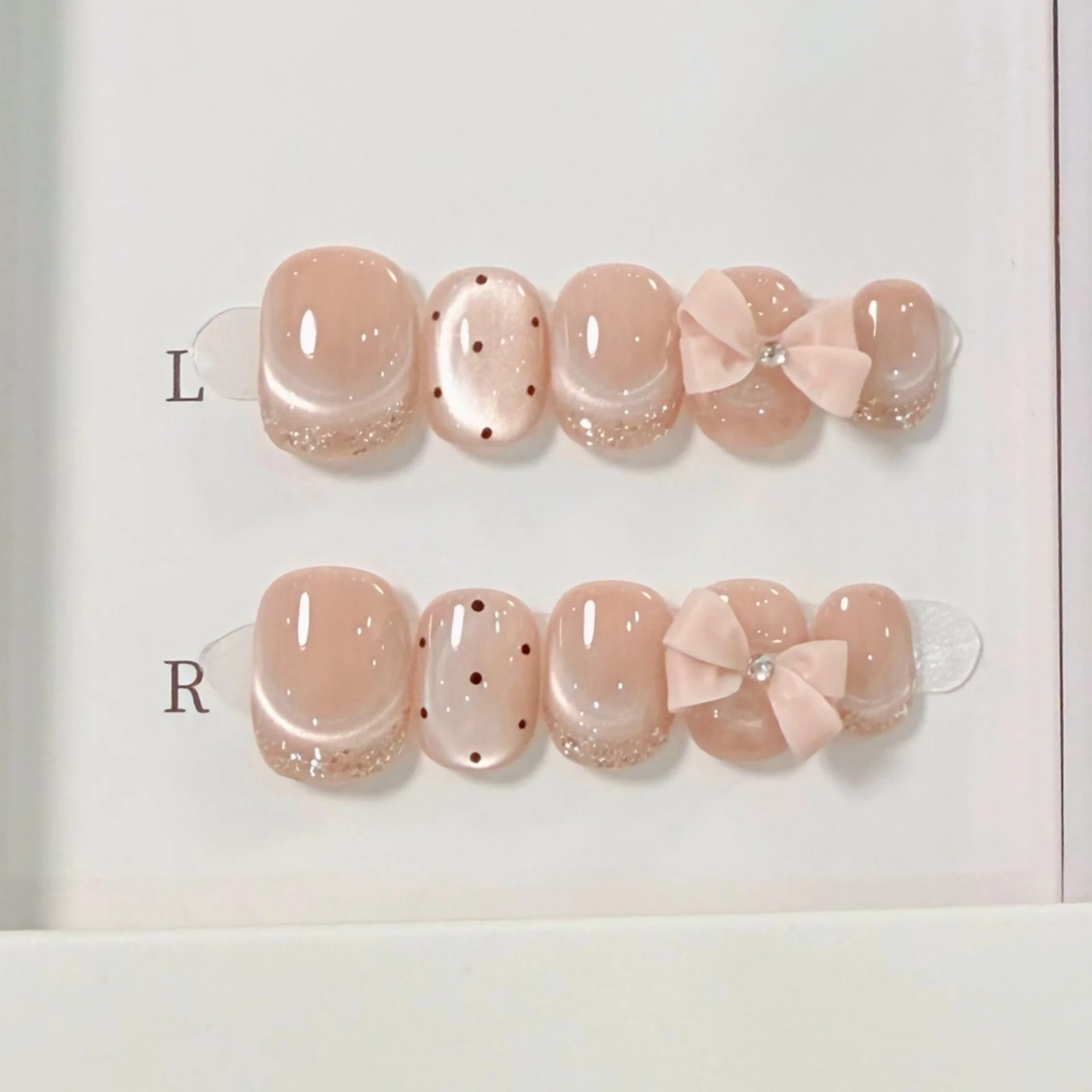 

10pcs Nude Color Handmade Nails Glitter Tips Cat's Eye Short Square Round Fake Nail Bow Design False Nail French Press on Nails