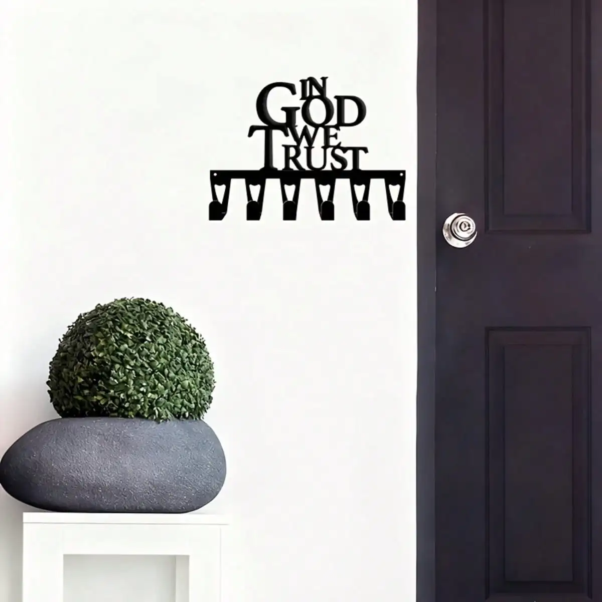 6-Hook Trust in God Key Holder Sturdy Iron Art Wall Decor Practical Ornamental Entryway Hallway Bedroom Inspirational Gift