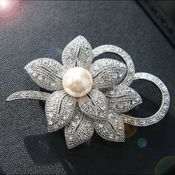 Luxury Fashion Elegant Faux Pearl Flower Brooches Pins For WomenGirls Gorgeous  Decor  Wedding Banquet Garment Ornament Gifts