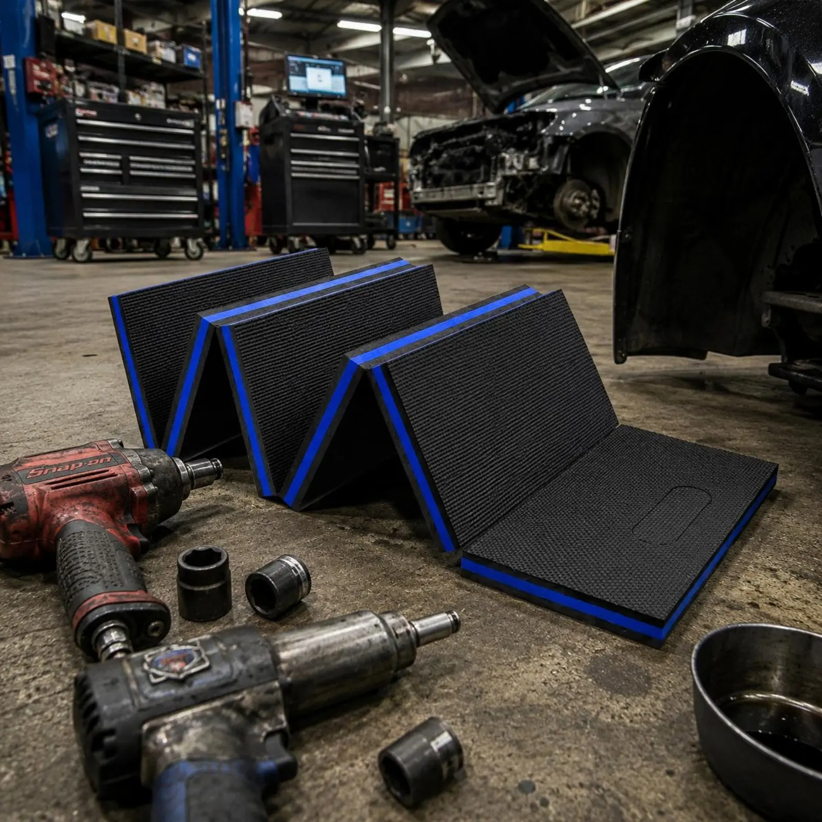 EVA Folding Creeper Mat Comfortable Cushioning Foldable Under Car Repair Mat Foldable Lying Pad Long-Lasting Auto Accessory