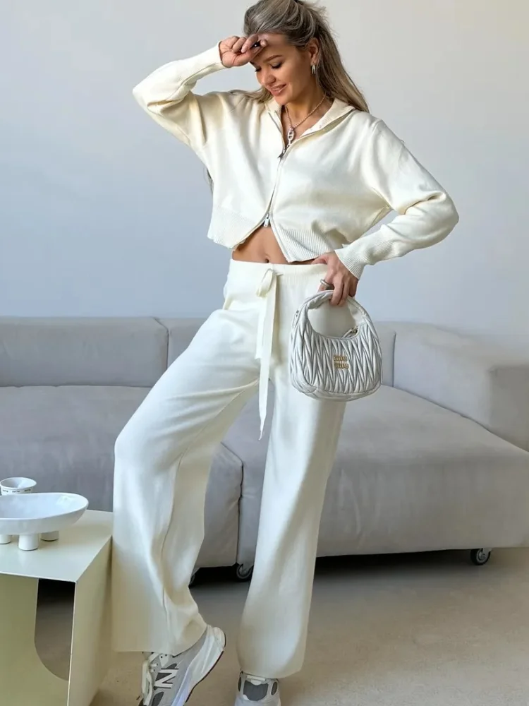 Casual Pink Knit Two-Piece Set Stand Collar Zip Waist-Cinching Crop Top Drawstring Wide-Leg Pant 2026 Daily Commute Relaxed Wear