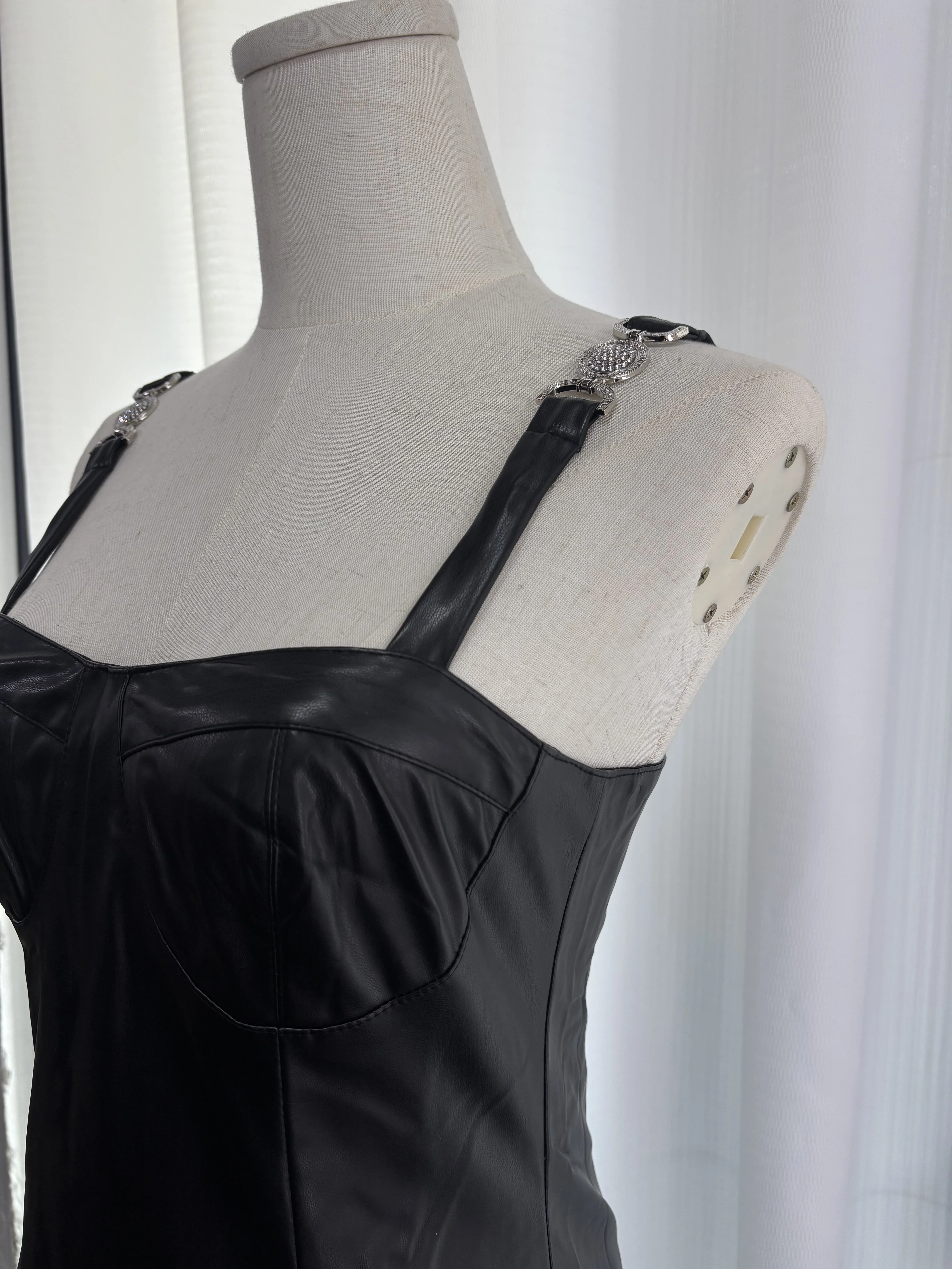 Abito Cami da donna in pelle PU americana vintage Real Shot, mini abito a trapezio snellente nero con punto a contrasto retrò, Edgy Y2K Par