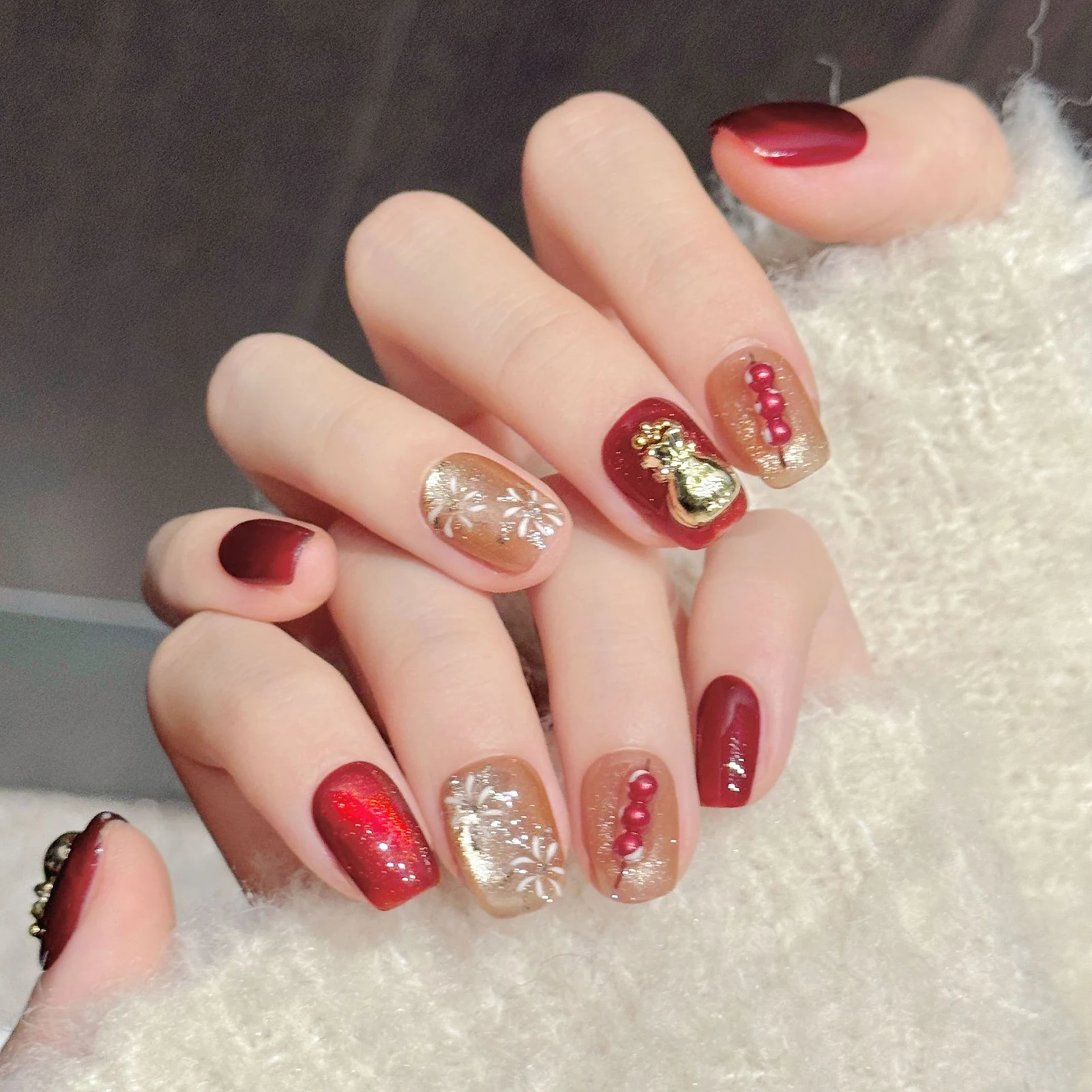 10 Stück Rotgold Katzenauge Press On Nails Lucky Cat Neujahr Künstliche Nägel Handgemachte Maniküre Quadrat Glitzer Nägel Aufkleber 3D Dekor