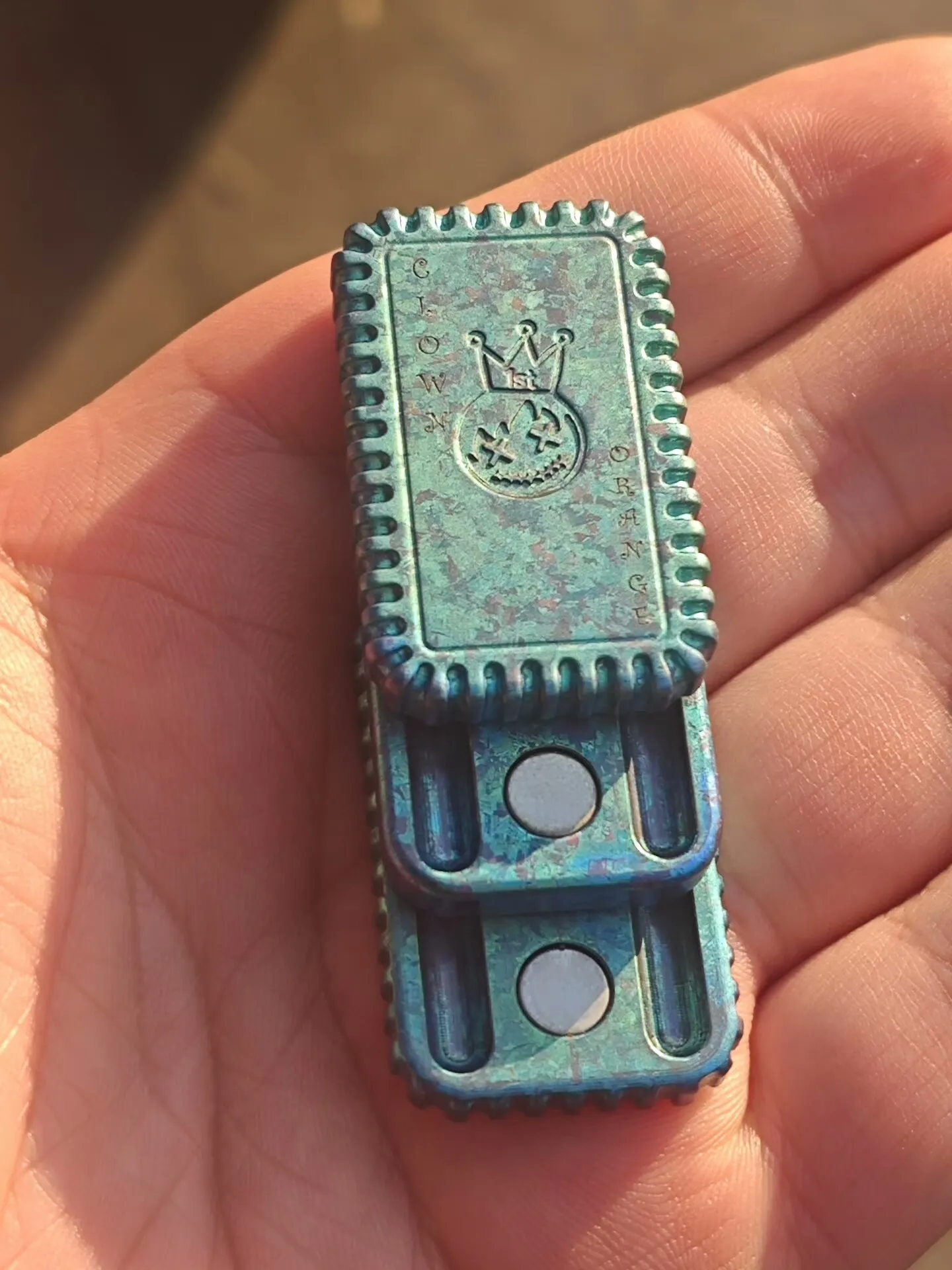 One Year Limited Biscuit Promotion, Titanium Alloy Material, Clown Orange EDC, decompression toy
