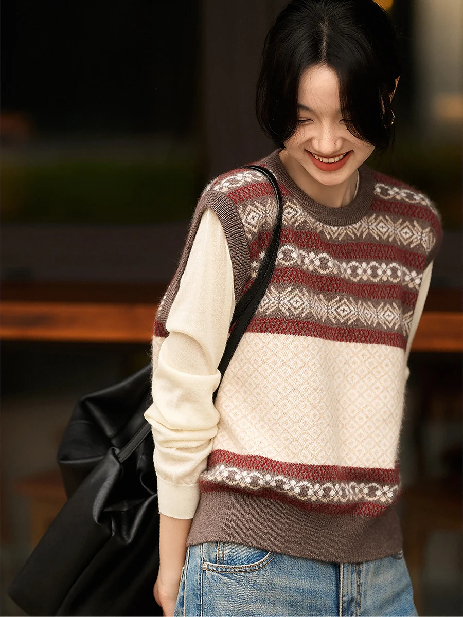 Retro Sle Knitted Wool And Rabbit Fur Vest Top round Ne Svel Texture Embroidery Soft Fabric Daily Wear Women's Knit...