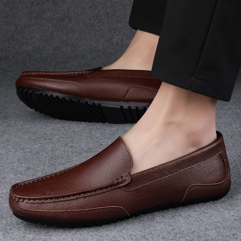 

Новые черные деловые повседневные кожаные туфли с большой головкой, мужские корейские лоферы на толстой подошве с кисточками, увеличивающие рост, маленькие кожаные туфли