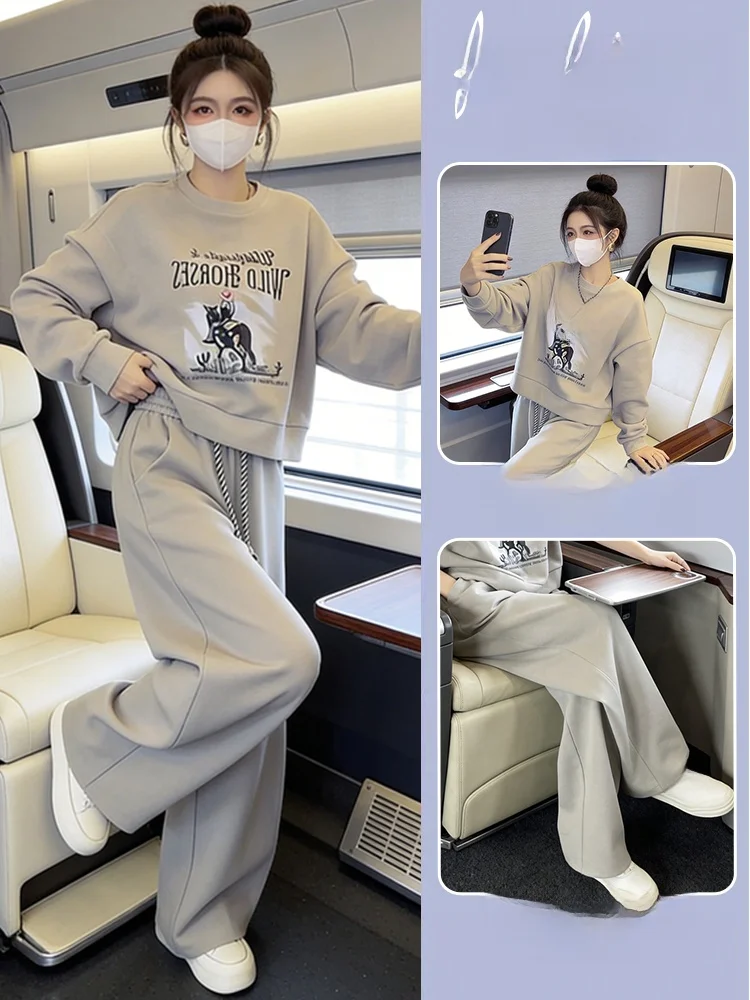 

Зимний модный женский комплект 2026: свитшот с круглым вырезом на флисовой подкладке и повседневные спортивные брюки с высокой талией, удобные, из двух предметов