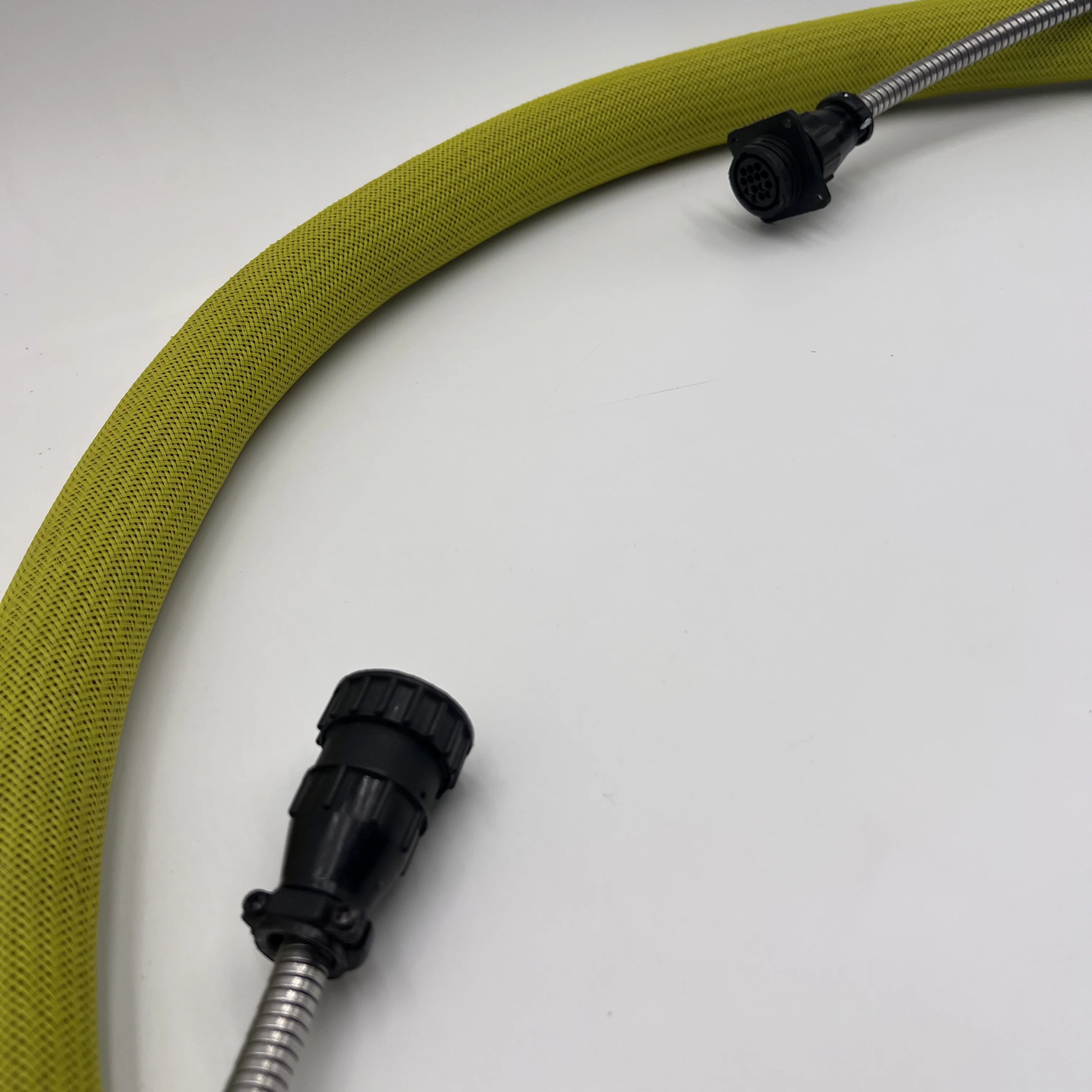 12mm Standard Electric Heated Hose (PTFE Inner) for Hot Melt Glue/Adhesive Applications 60-260C 20MPa Working Pressure Cutting